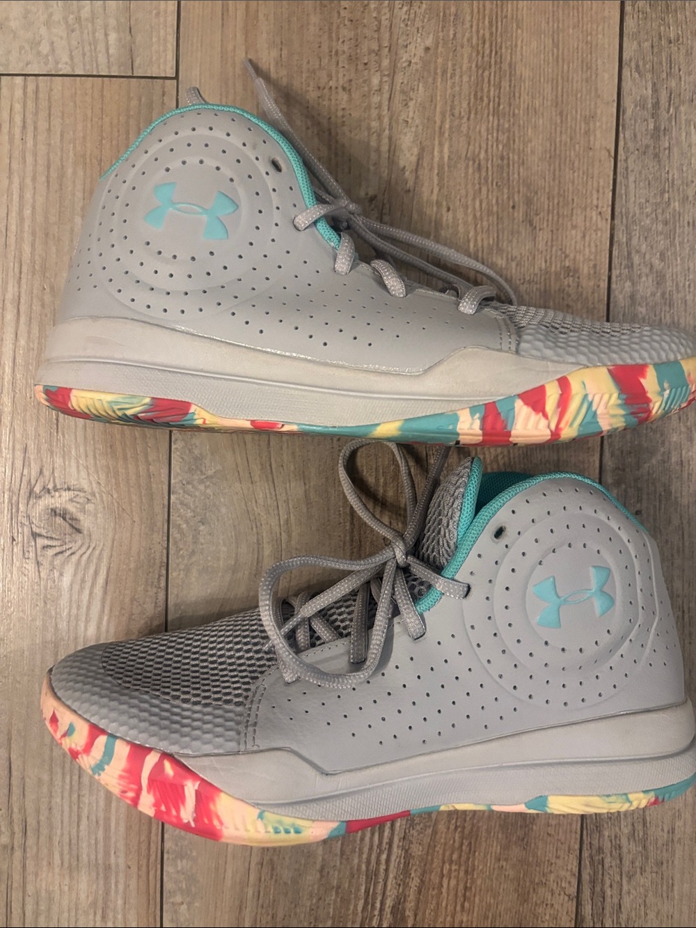 Under Armour Gray & Teal High-Top Athletic Shoes Youth Size 7 NWOT